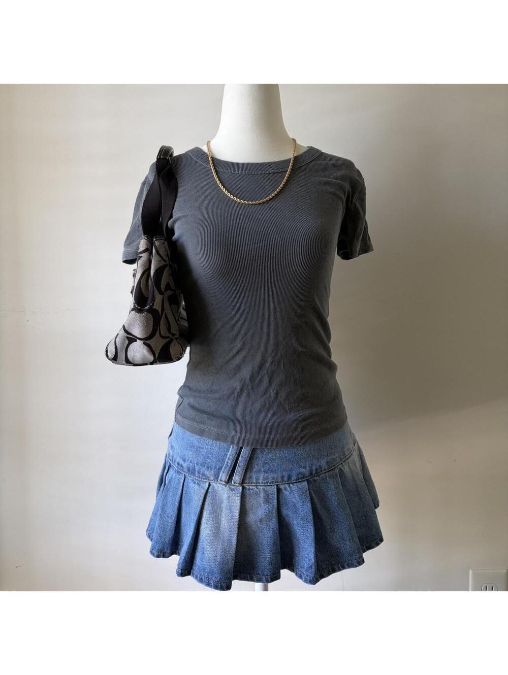GRUNGE BELLA SWAN FITTED TEE
